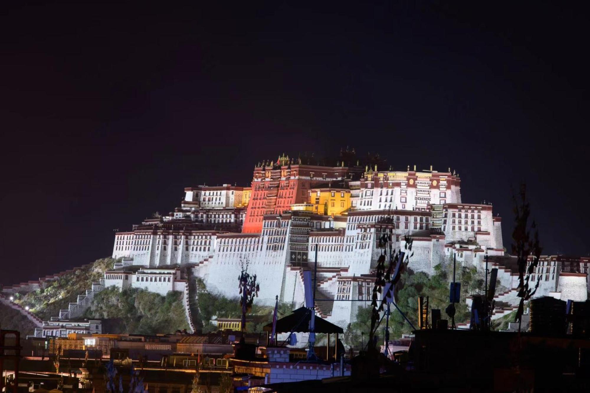 Shambhala Palace Hotel Lhasa Exterior photo